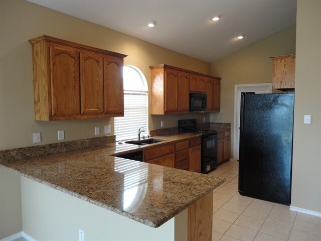 Building Photo - 2104 Priscella Dr