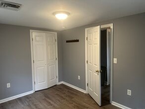 Building Photo - 16 Housatonic Terrace
