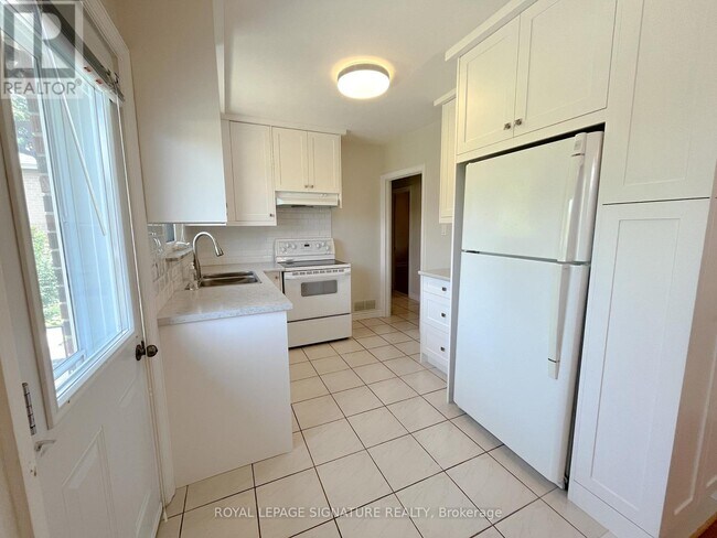 Photo du bâtiment - 746 Glengrove Ave