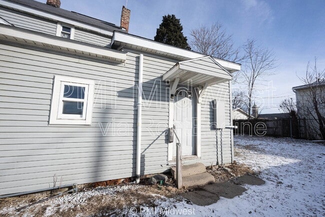 Building Photo - 918 S Bell St