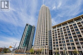 Building Photo - 628 Fleet St