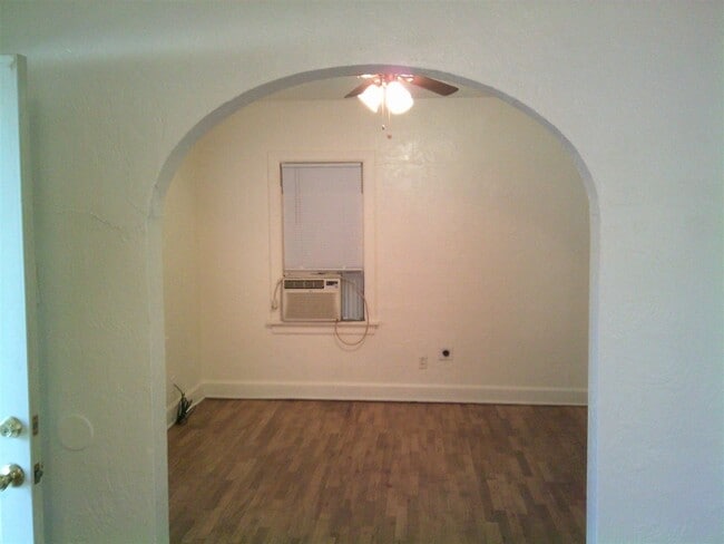 Building Photo - 407 NW 6th St