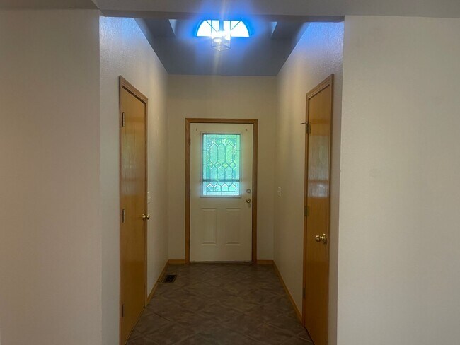 Foto del edificio - OZARK HOME CHECK OUT this charming 3 bedro...