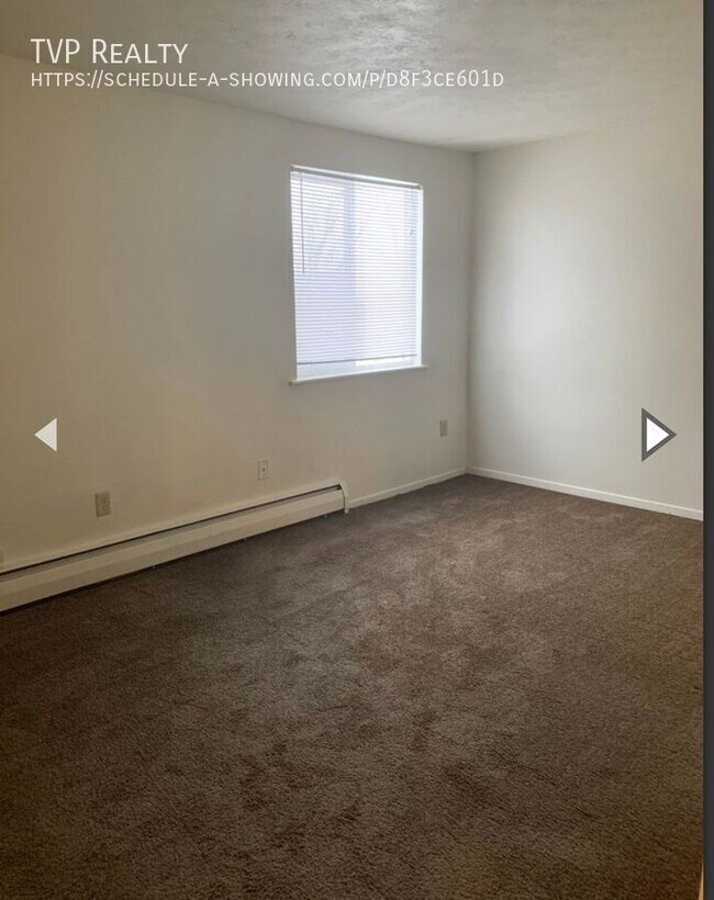 Foto del edificio - 1454 W River Rd N