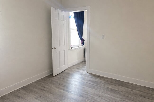 Building Photo - 363 Main St