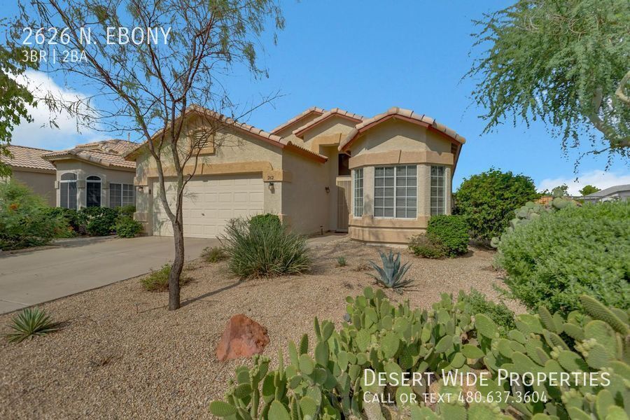 Primary Photo - 2626 N. EBONY-