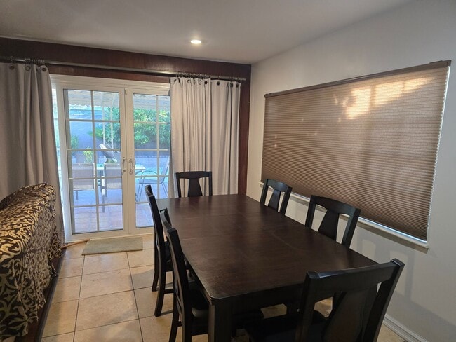 Building Photo - Rental in Anaheim