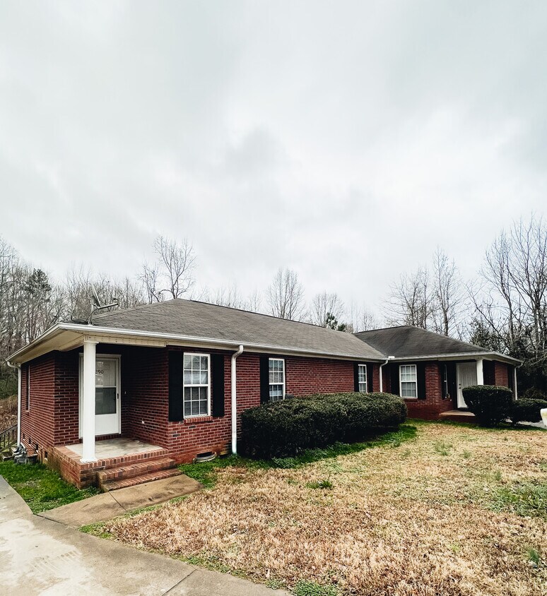 390 Miller Pointe Dr, Inman, SC 29349 Townhome Rentals in Inman SC