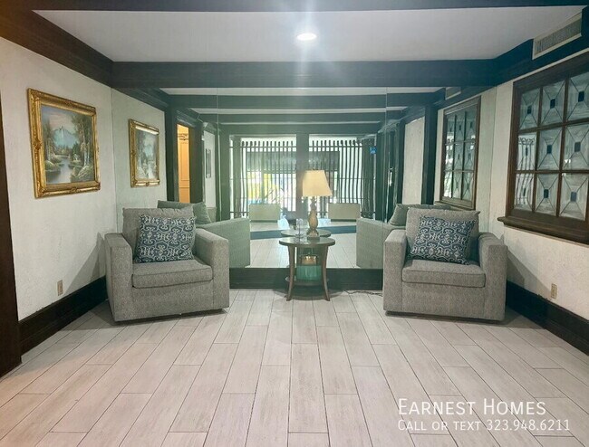 Foto del edificio - 12830 Burbank Blvd