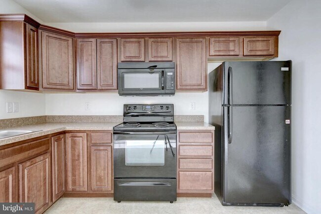 Building Photo - 20 Mustang Dr