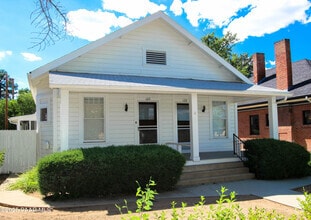 Building Photo - 128 Grove Ave