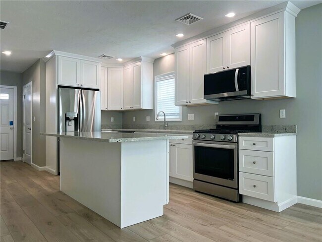 Foto del edificio - 578 Elm St