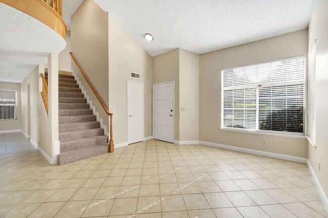 Foto del edificio - 6733 N Warren Ave