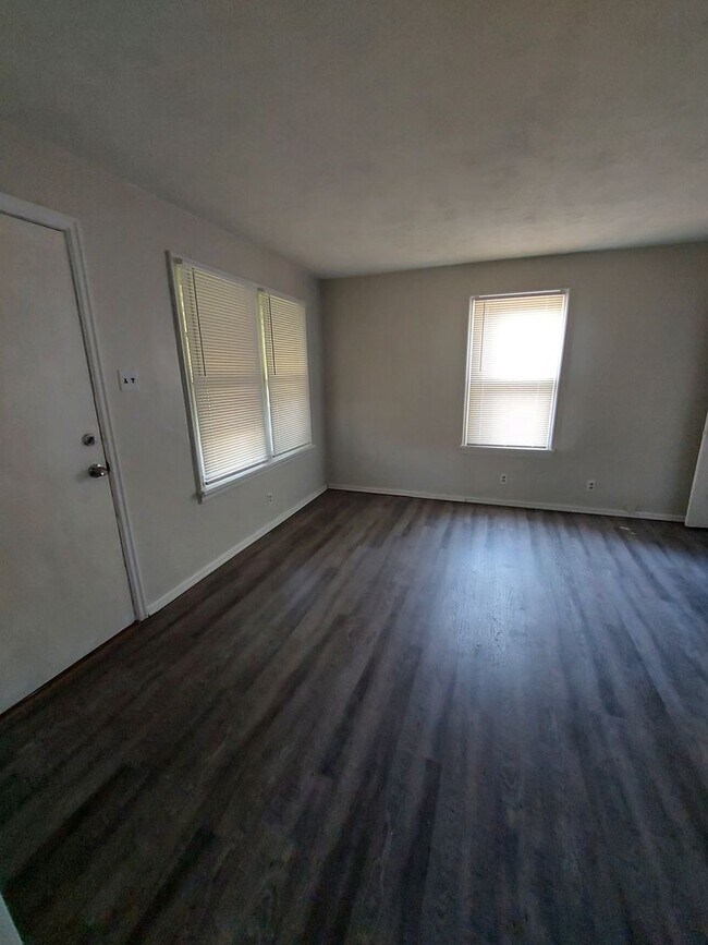 Foto del edificio - Recently Updated 2BD