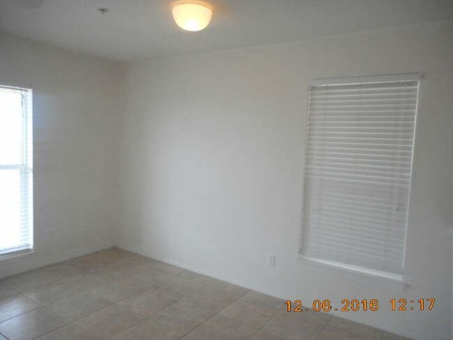 Building Photo - 8436 Gulf Blvd