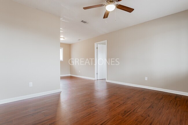 Foto del edificio - Charming 3 Bedroom in Columbus!