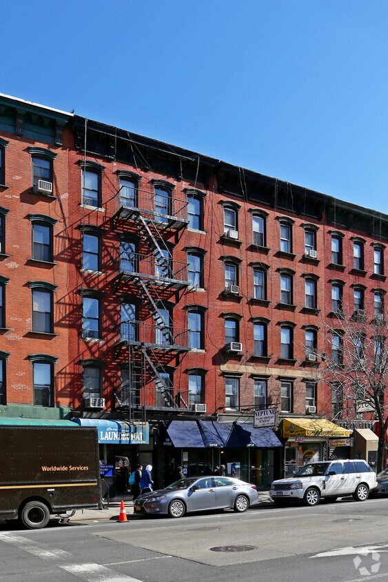 Foto principal - 192 1st Ave