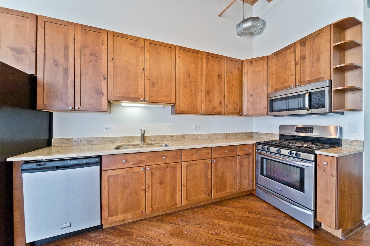 Primary Photo - 616 W Fulton St