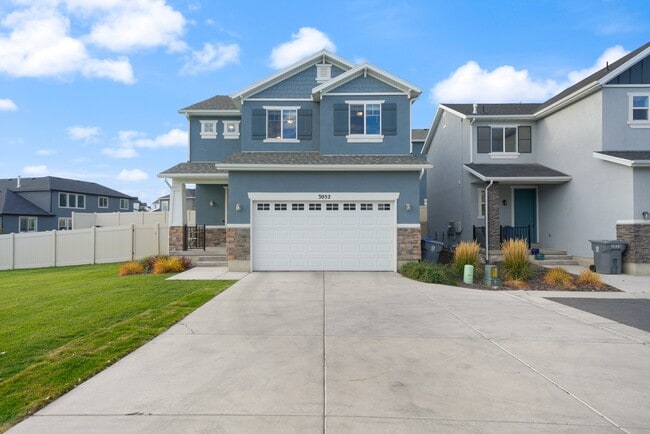 Building Photo - 3052 S Red Pine Dr