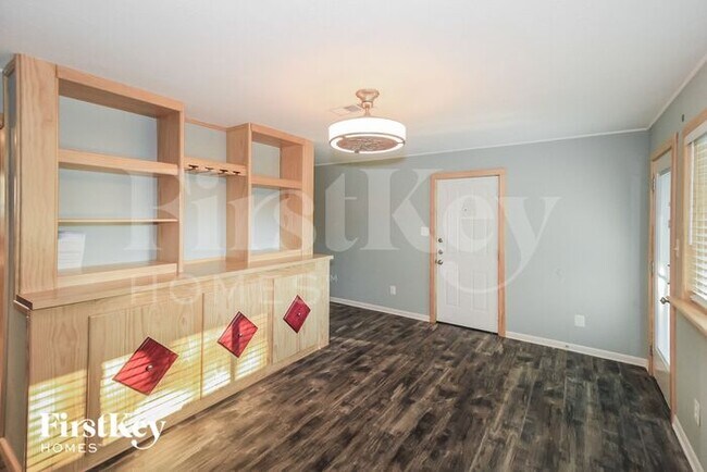 Foto del edificio - 212 W Huitt Ln