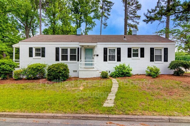 Building Photo - 1604 W Lake Dr