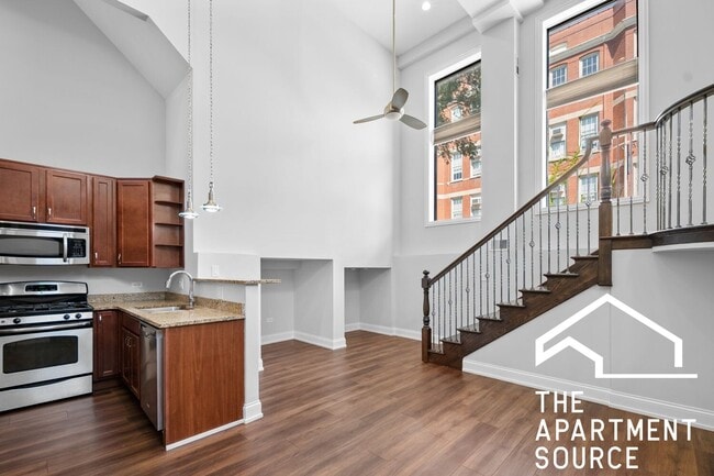 Building Photo - 2707 W Augusta Blvd