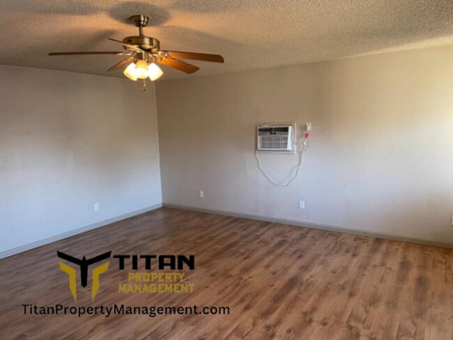 Foto del edificio - Large Studio Under $700