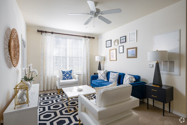 Interior Photo - Hammock Oaks