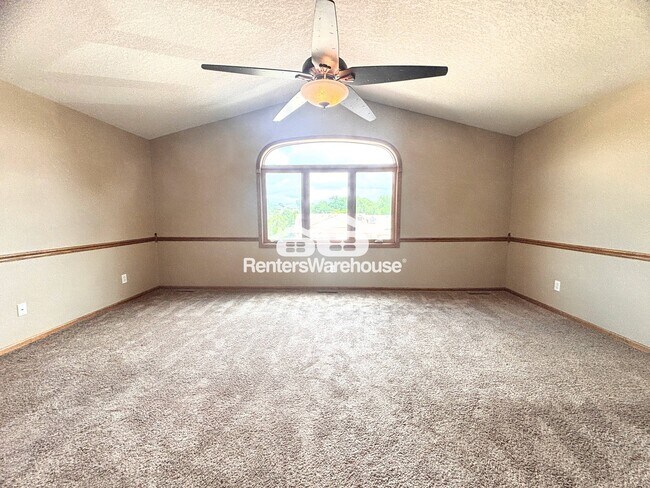 Foto del edificio - 737 Kitterman Cir