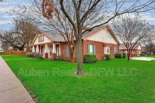 Foto del edificio - 300 E Main St