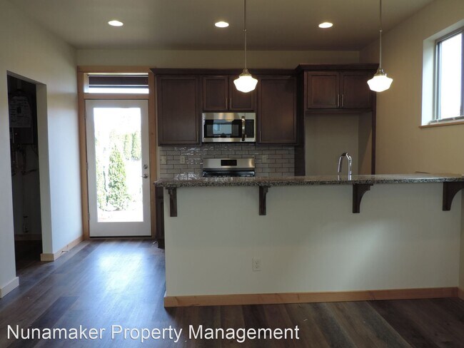 Building Photo - 3 br, 2.5 bath House - 1605 Stella Lane