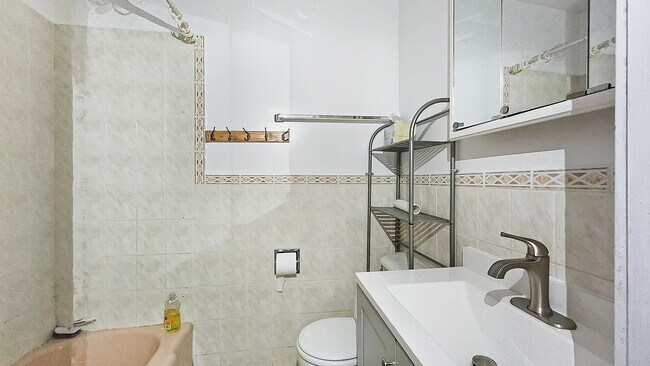 Foto del edificio - 3357 S Aberdeen St