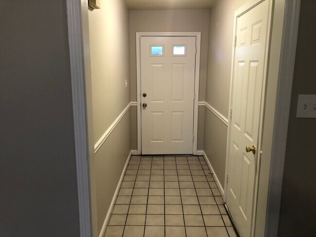 Foto del edificio - 3615 Lakehurst Dr