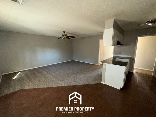 Foto del edificio - Charming 3BR Memphis Home with Garage, Open Kitchen & Fenced Backyard