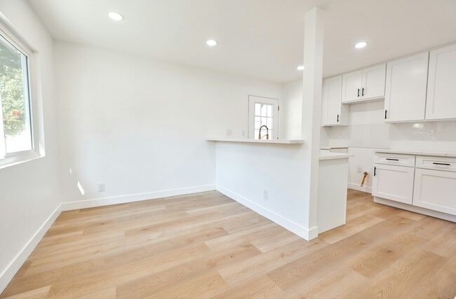 Foto del edificio - 232 W 3rd St
