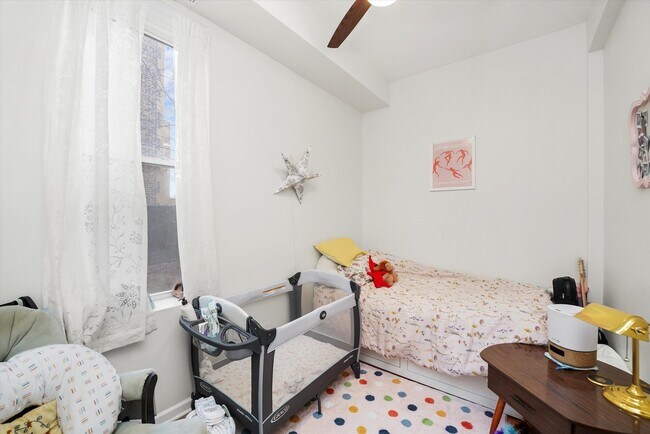 Foto del edificio - 2141 W Coulter St