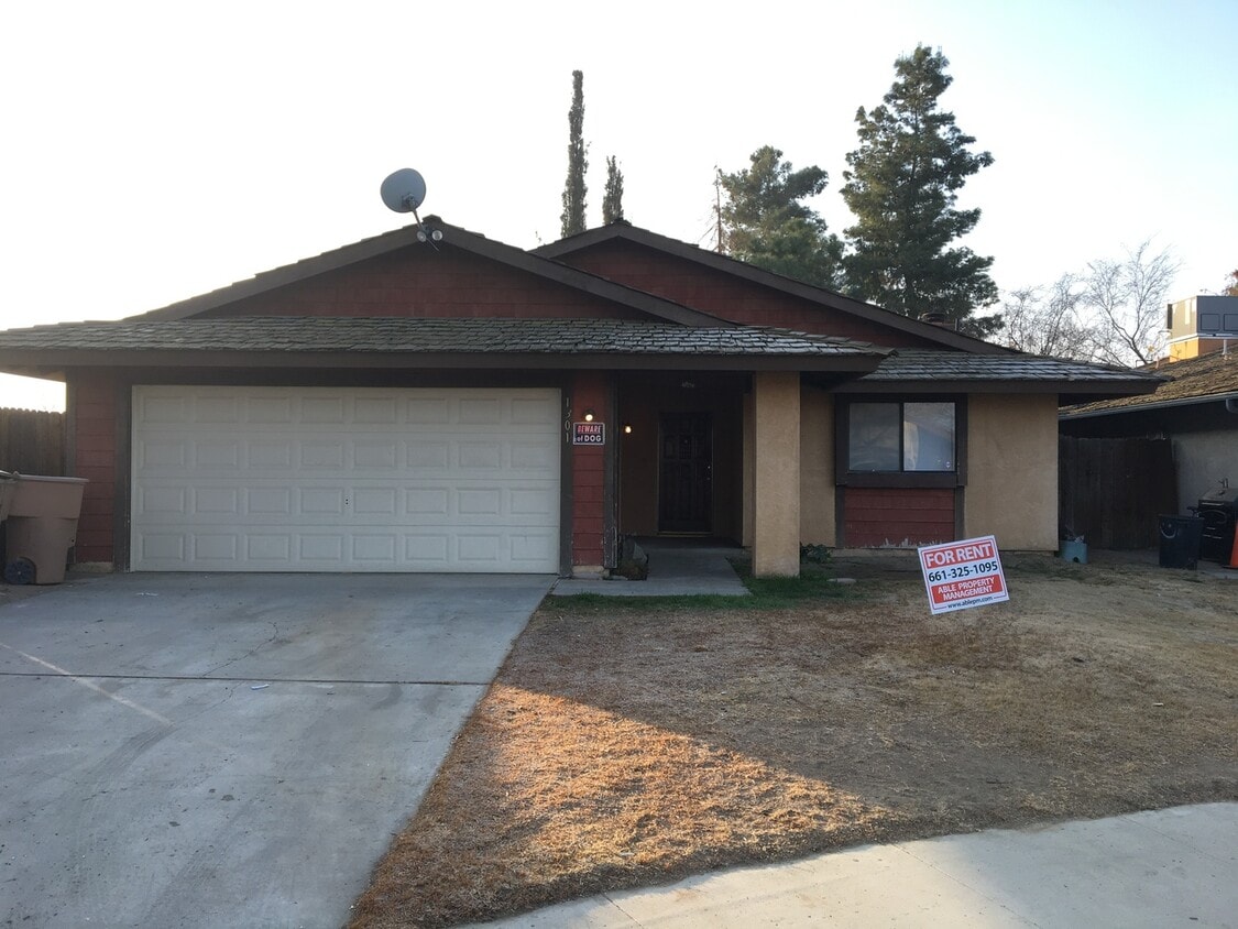 Primary Photo - House