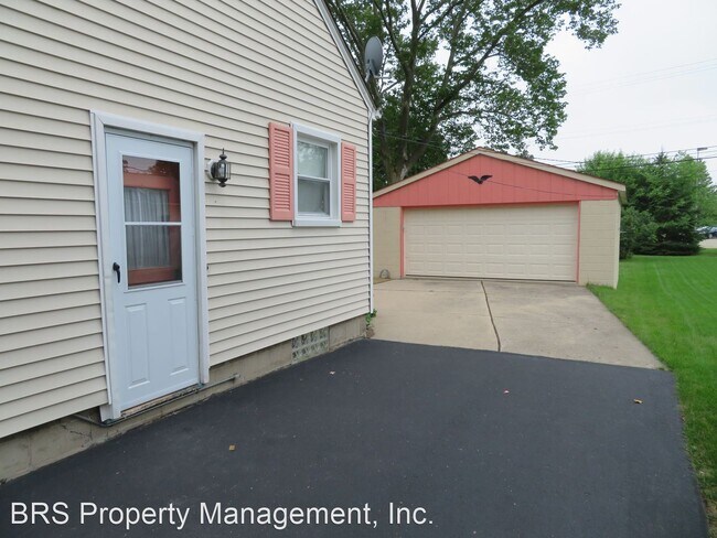 Foto del edificio - 3 br, 1 bath House - 163 Croswell St.