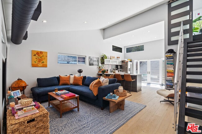 Foto del edificio - 520 E Ellis Ave