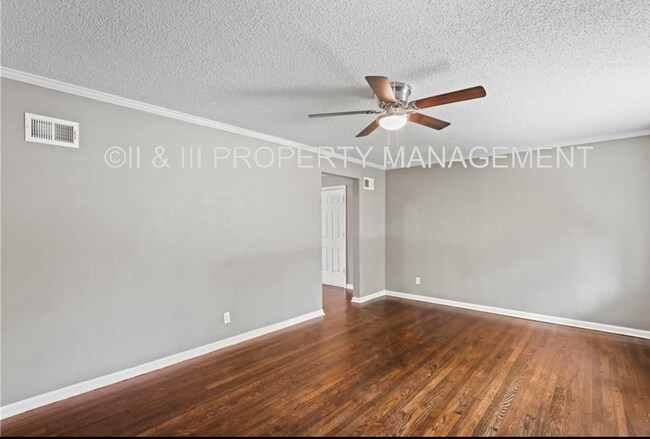 Foto del edificio - 8022 W 61st St