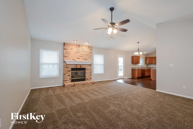 Foto del edificio - 10 Kingsmont Ct