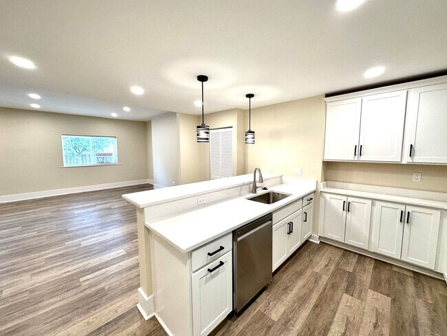 Foto del edificio - 933 - 320/322 Boggs Avenue