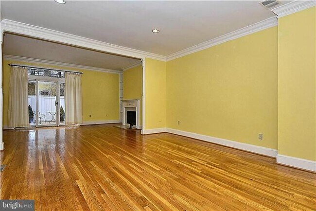Building Photo - 3922 Georgetown Ct NW