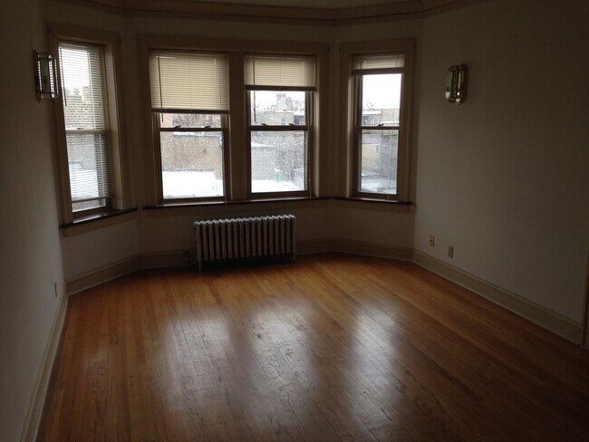 Foto del edificio - 6236 N Bell Ave