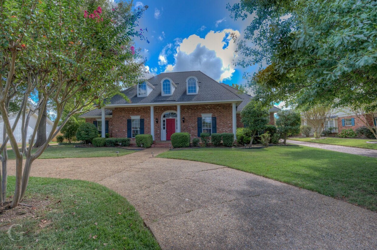 Primary Photo - 4BD/3BA - 3 Car Garage