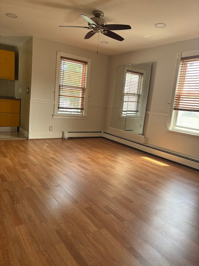 Building Photo - 18 Plimpton Ave