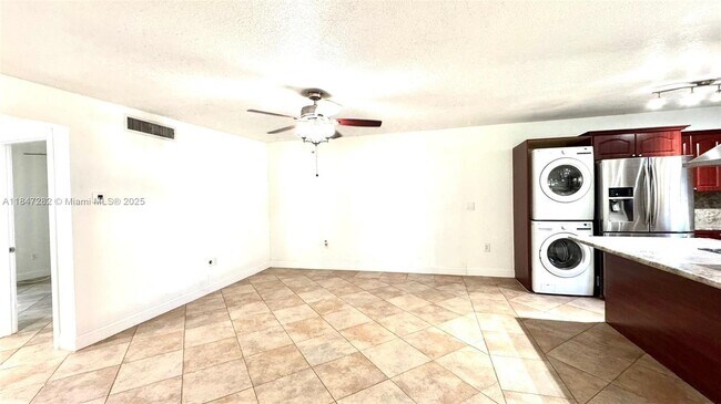 Building Photo - 9130 SW 27th St