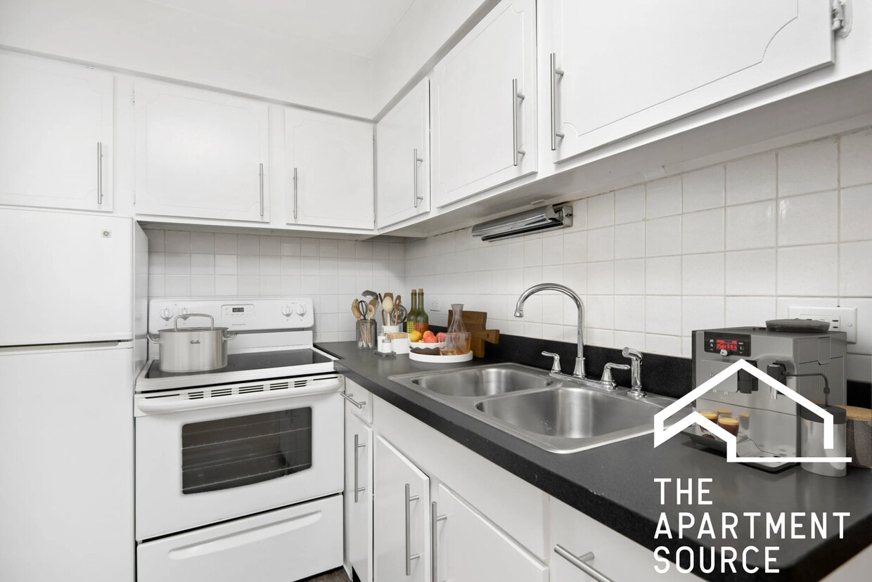 Photo - 441 West Barry Ave. Unit 121
