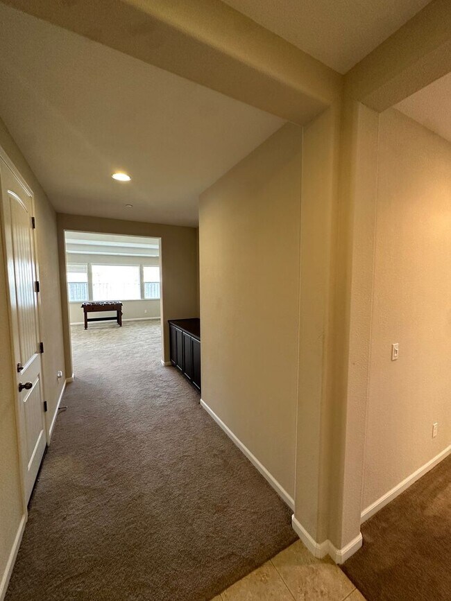 Foto del edificio - Spacious 4 Bed / 3 Bath Home with Large Covered Patio in Chico