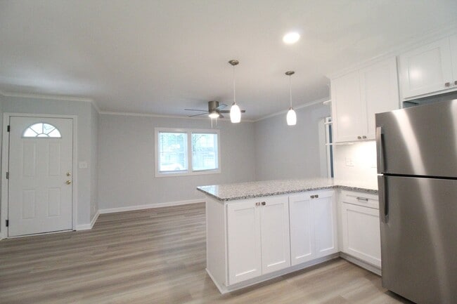 Building Photo - 2 Bedroom 1 Bath Near KU Med